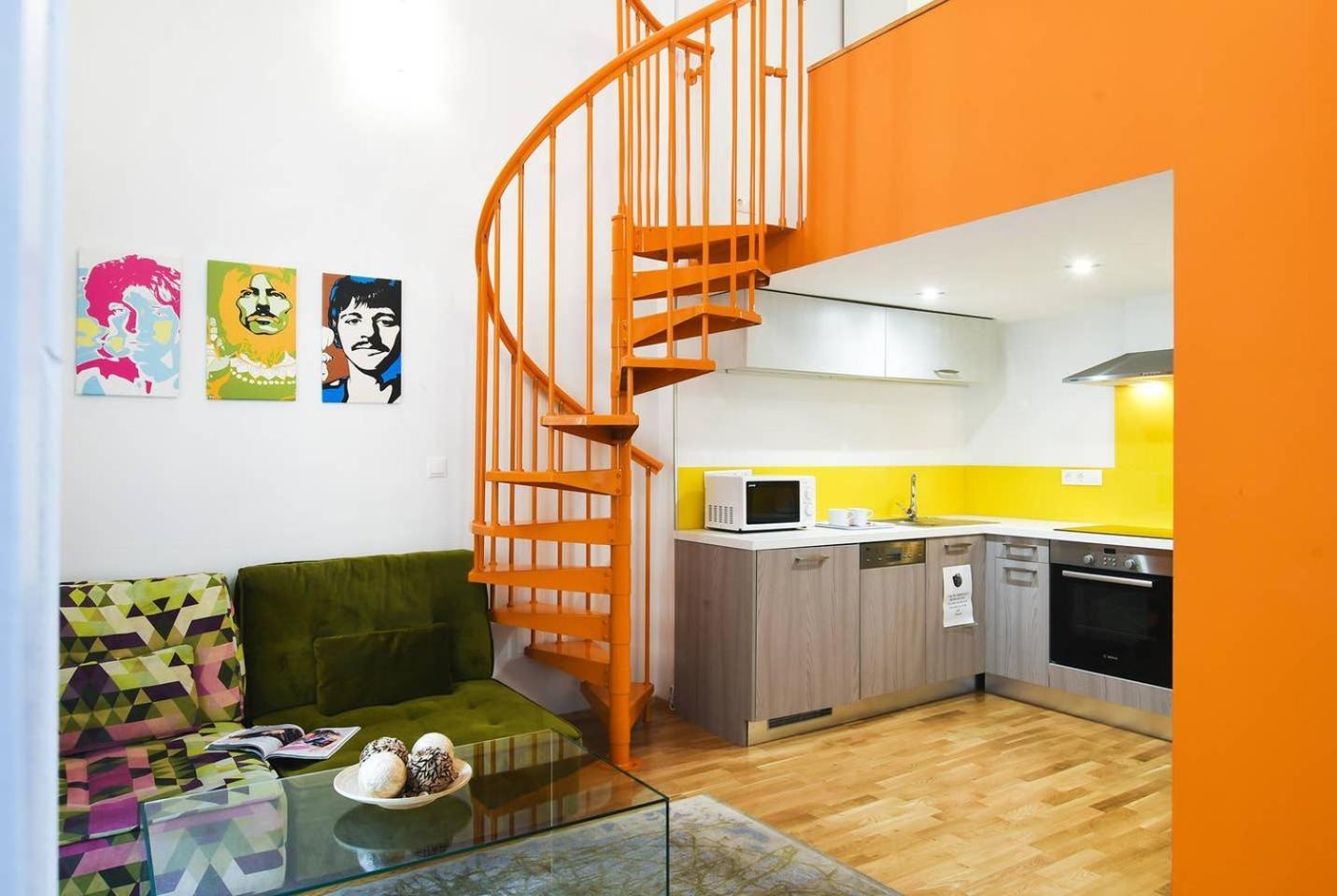 Central & Colorful Studio With Air Conditioning Budapesta Exterior foto