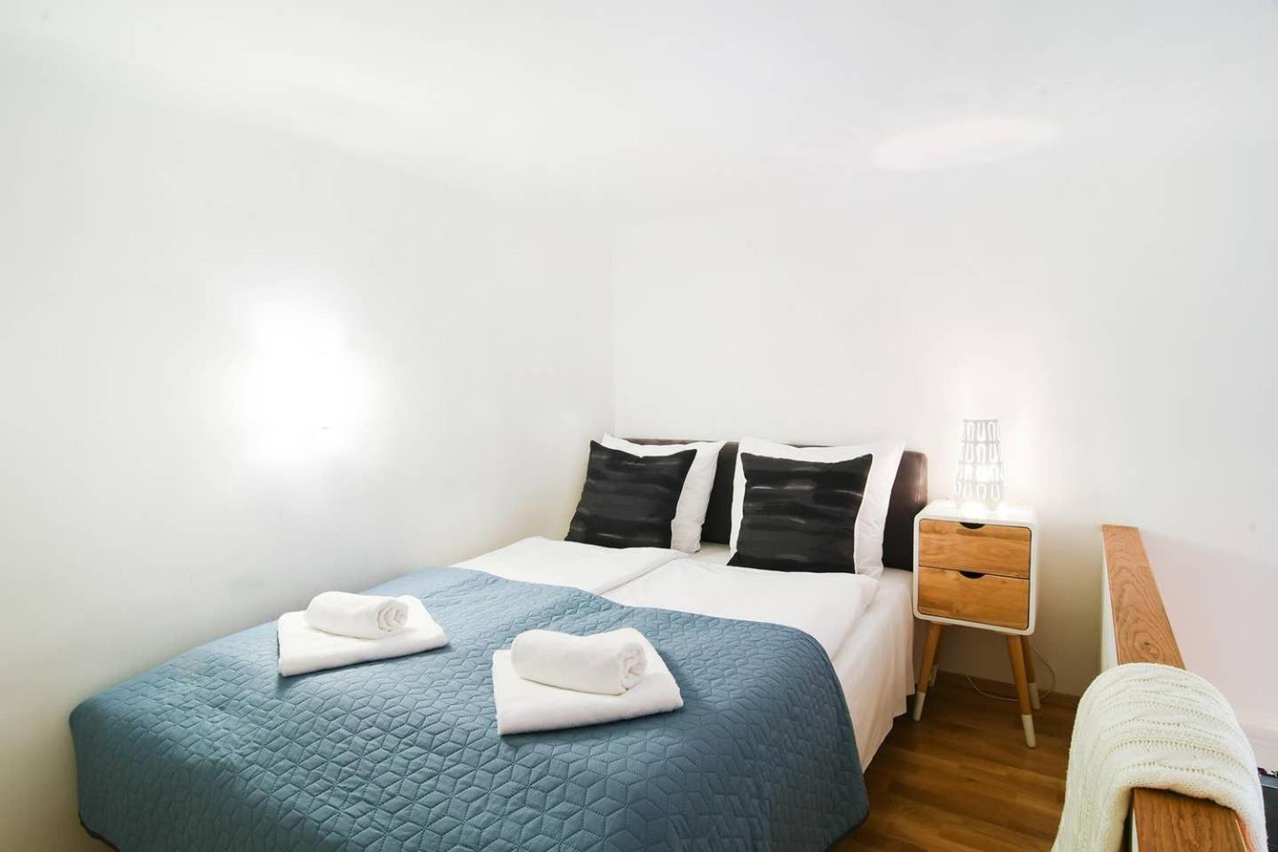 Central & Colorful Studio With Air Conditioning Budapesta Exterior foto